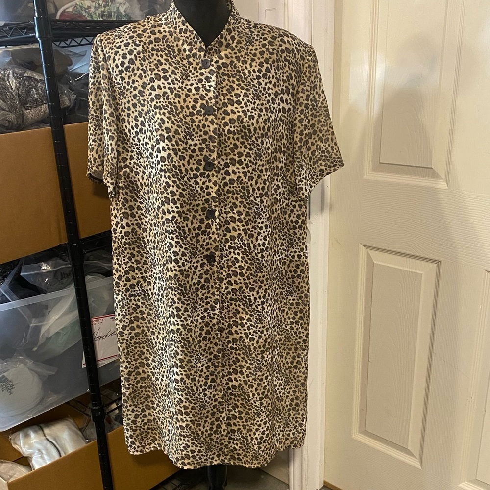Donna Ricco over coat women’s 18W Animal Pattern Lightweight Button Down Sweater